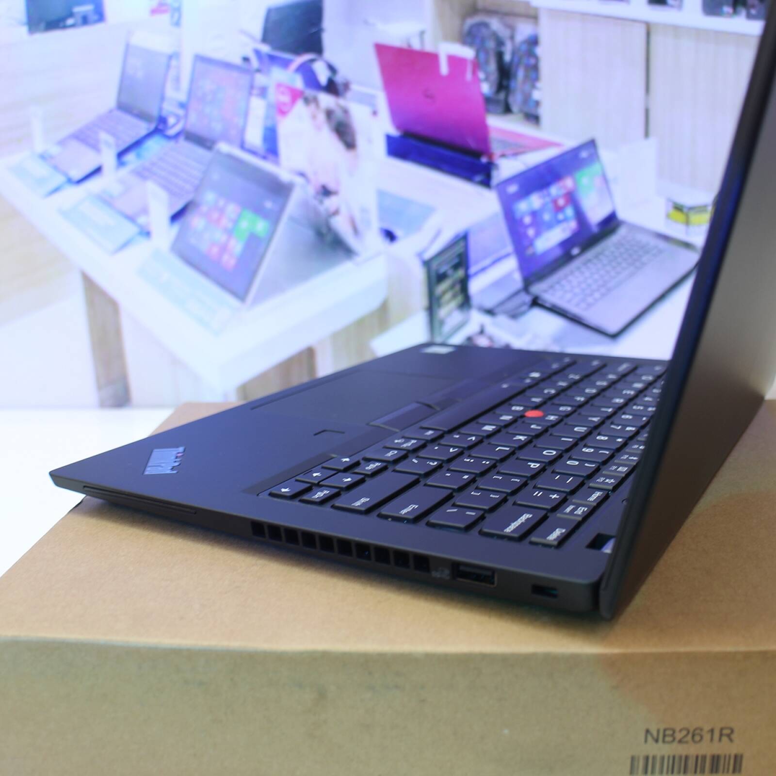 Lenovo Thinkpad X390 i5 8265U RAM 8GB M2.SATA 256GB FHD Cảm ứng