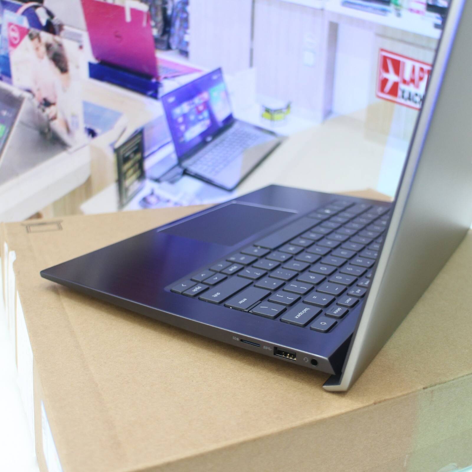 Dell Inspiron 14 5408 i5 1035G1 RAM 16GB M2.SATA 512GB FHD NVIDIA