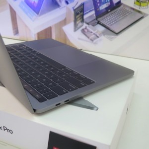 Apple Macbook Pro 13 inch 2020