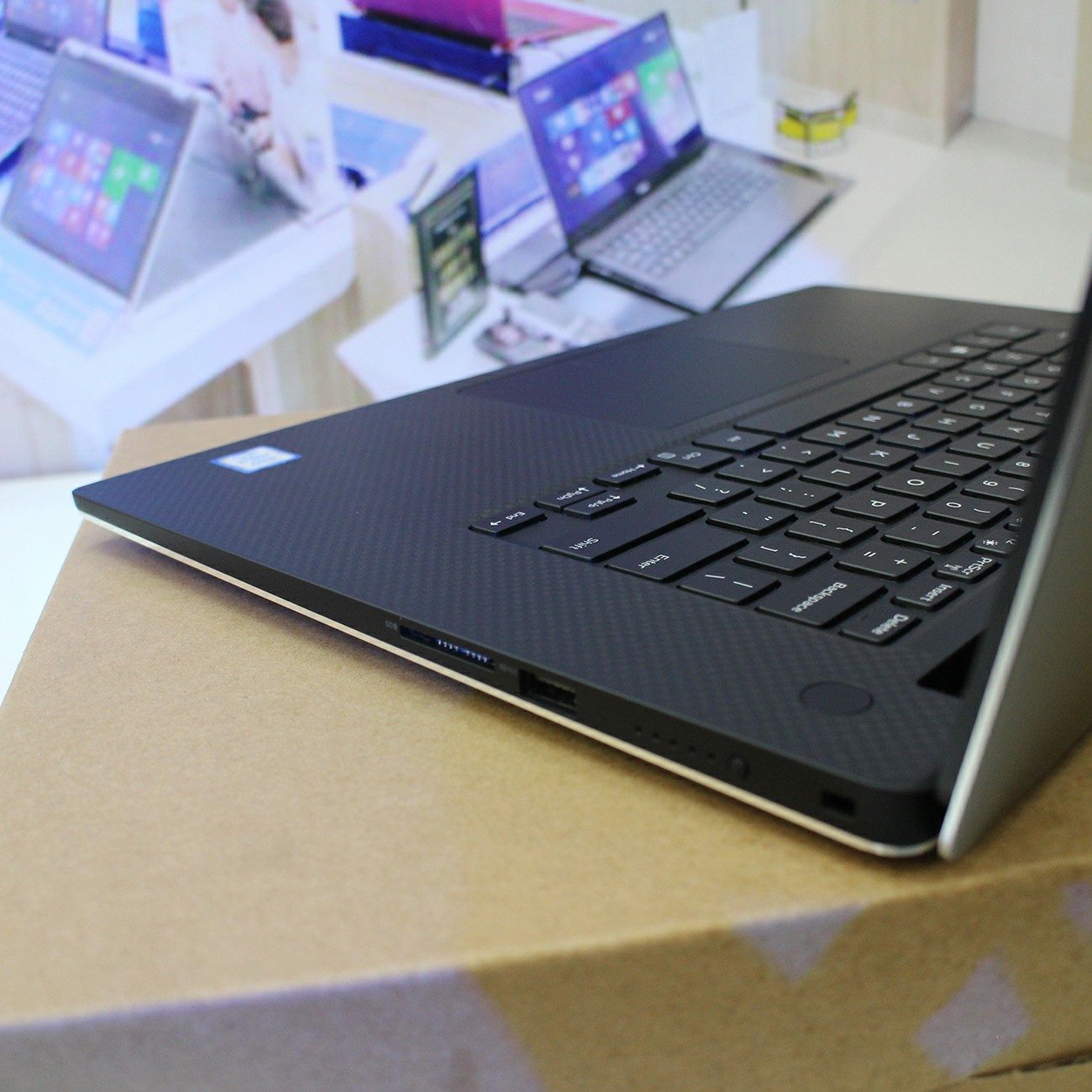 Laptop Dell Precision 5540 Xeon E2276M Ram 32Gb  512Gb Fhd Nvidia  Quadro T2000 - Laptop Xách Tay Shop