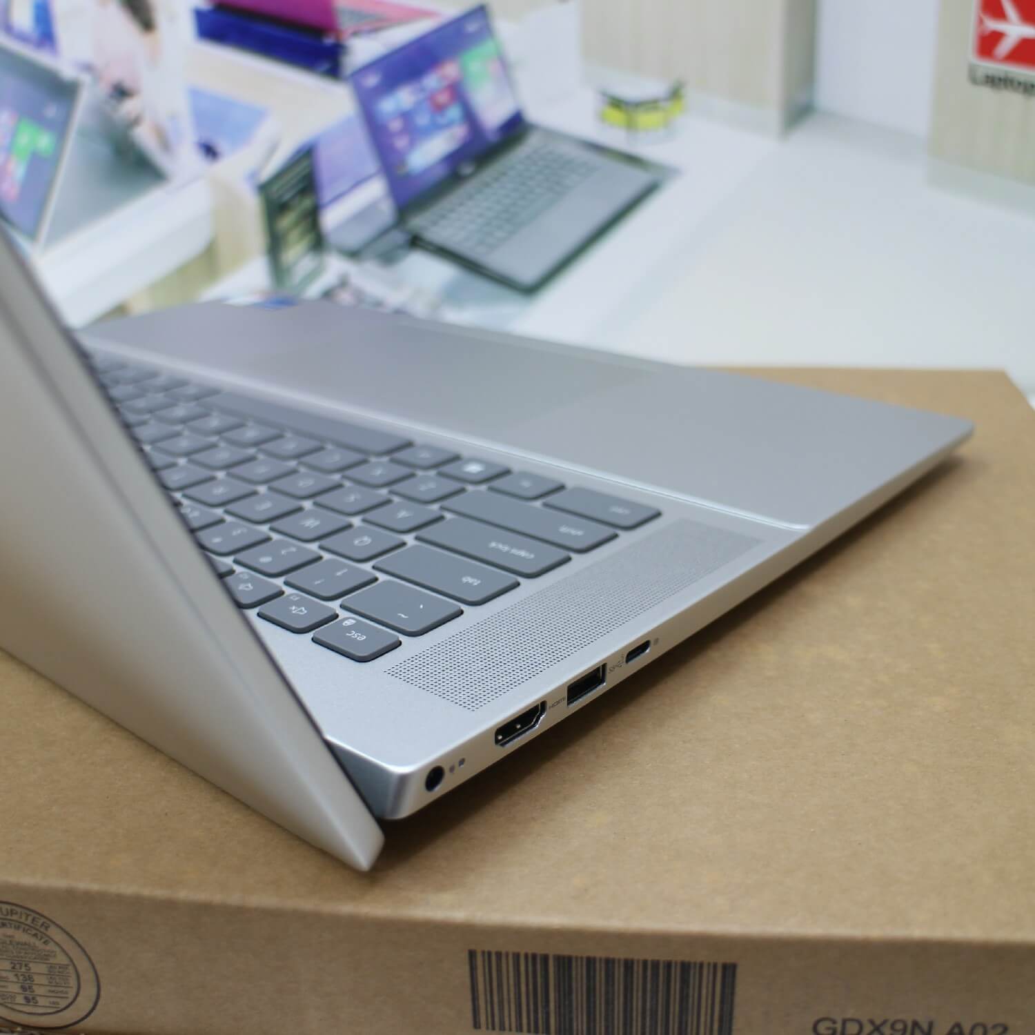 Ordinateur Portable Gamer NAIKLULU 16" - Processeur AMD Ryzen 7 5825U, 32 Go RAM, 1 To SSD, écran Full HD, Windows 11 Pro