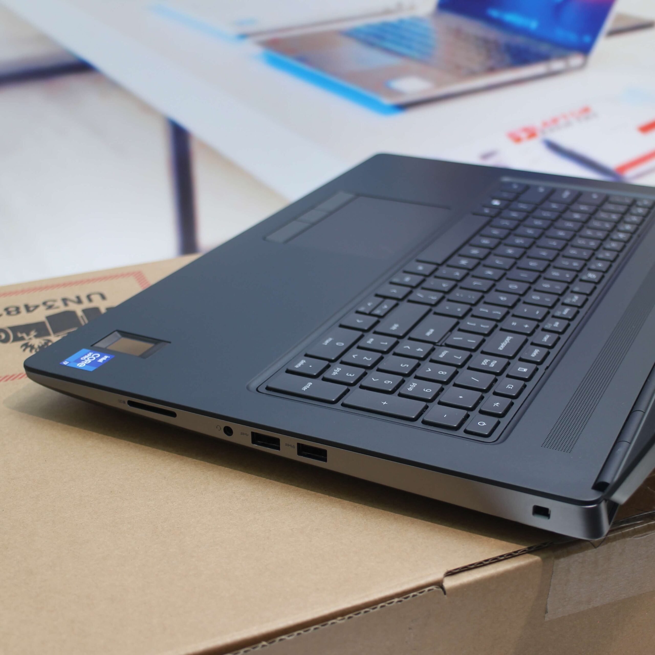 Dell Precision 7760 - Không IR (7)