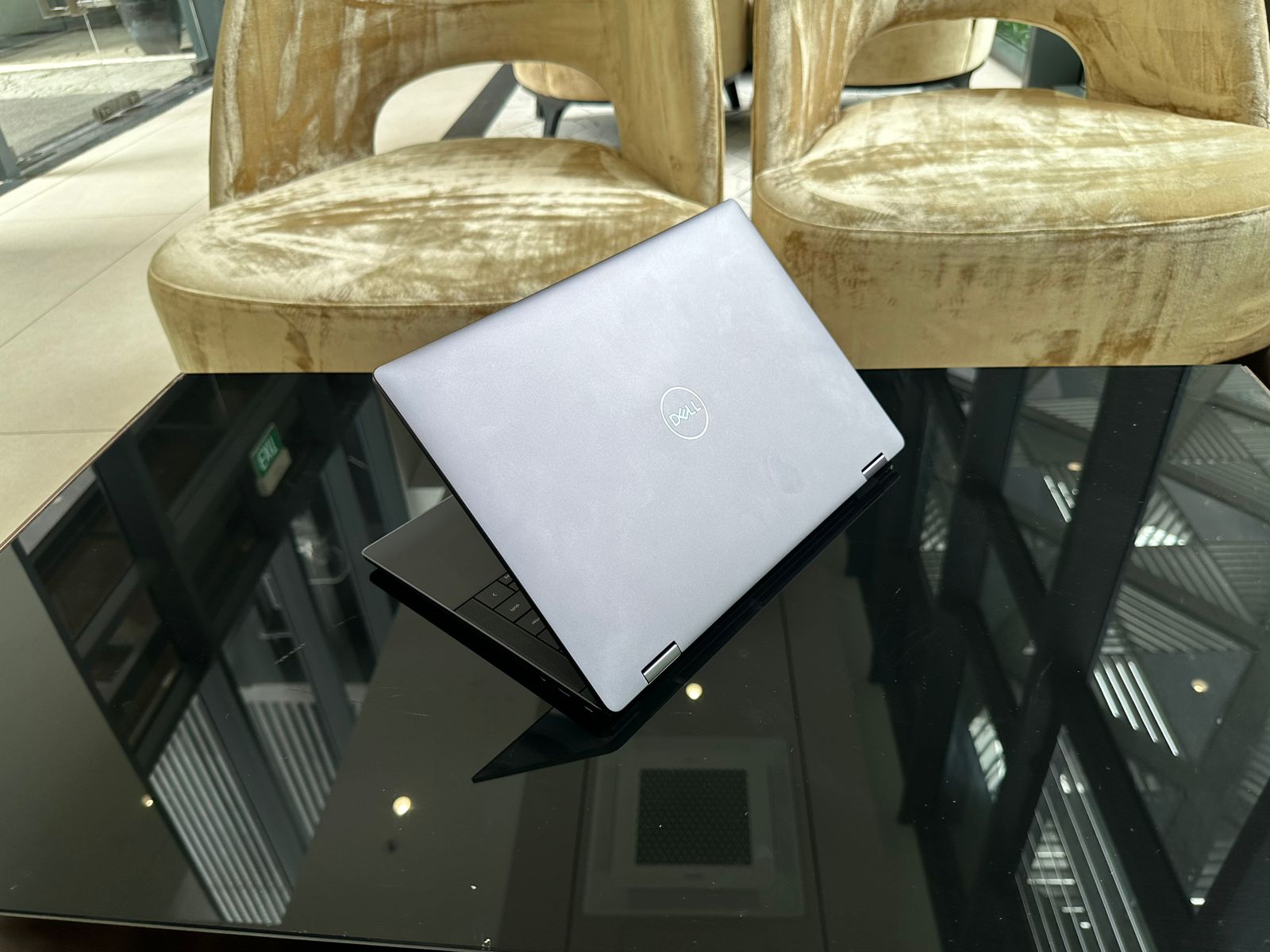 Đánh Giá Laptop Dell Latitude 9450 2-in-1: Đỉnh Cao Laptop Doanh Nhân AI