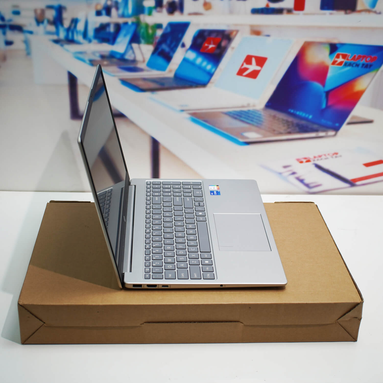 Đánh giá Laptop HP 15-FR0660TU: Laptop giá tốt Cho Dân Kế Toán & Văn Phòng