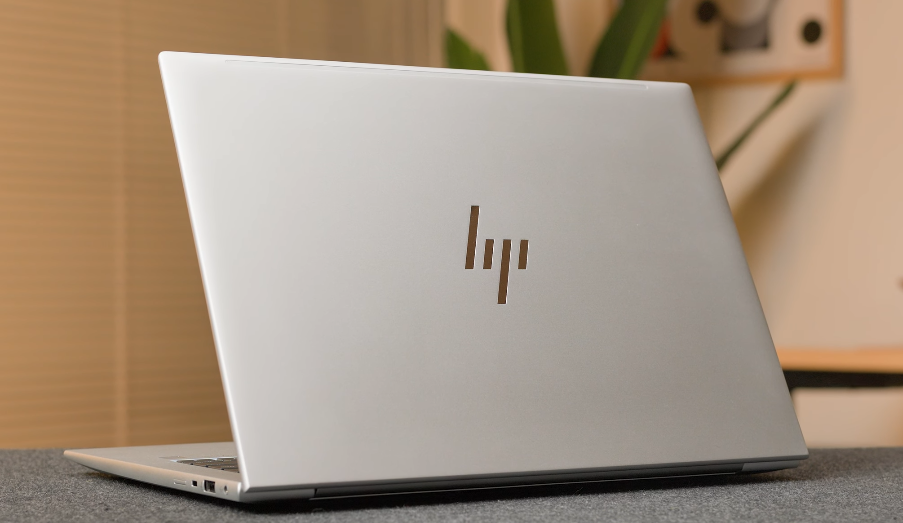 Đánh Giá Chi Tiết HP EliteBook 840 G11: Laptop Doanh nhân AI thời đại mới 2025