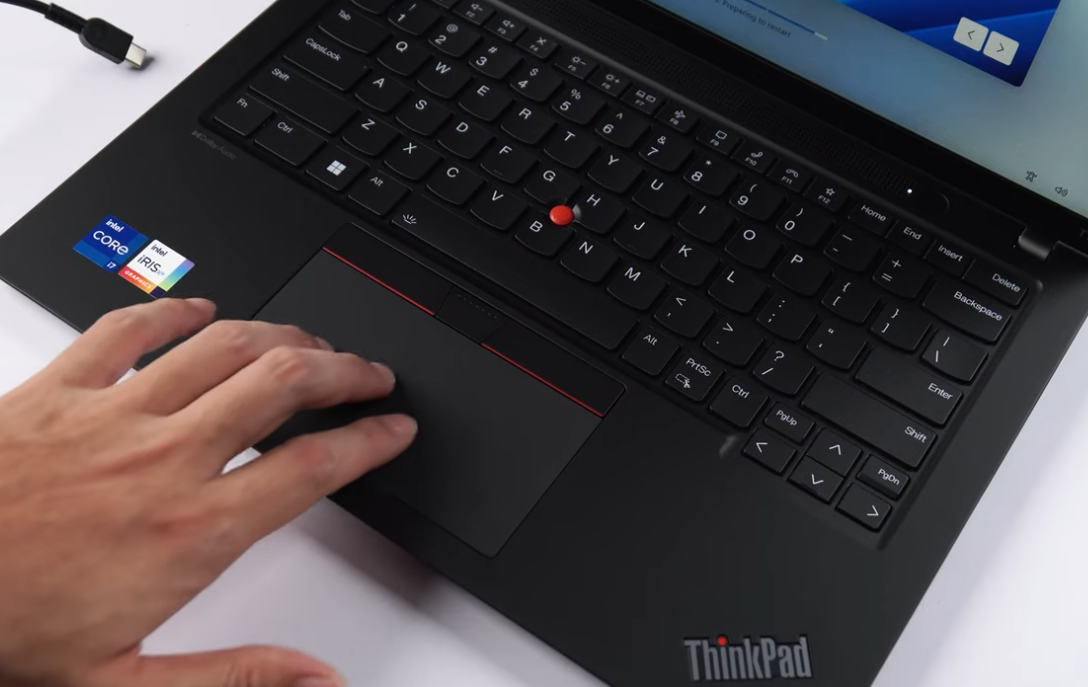 Đánh giá Lenovo ThinkPad T14S Gen 4 : Laptop văn phòng đáng mua 2026