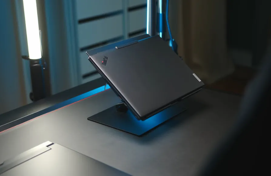 Đánh Giá Chuyên Sâu Lenovo ThinkPad T14s Gen 6: Tượng Đài Bất Diệt Cho Dân Lập Trình Và Dân Văn Phòng